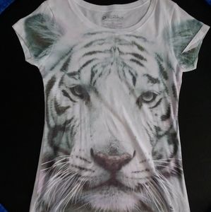 T-shirt with white tiger print